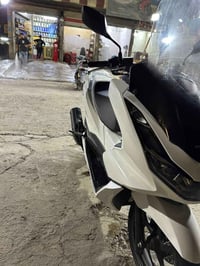 Pcxجيل رابع  ماشيه 15 ياباني  دراجه نضيفه زيرو  07709351195