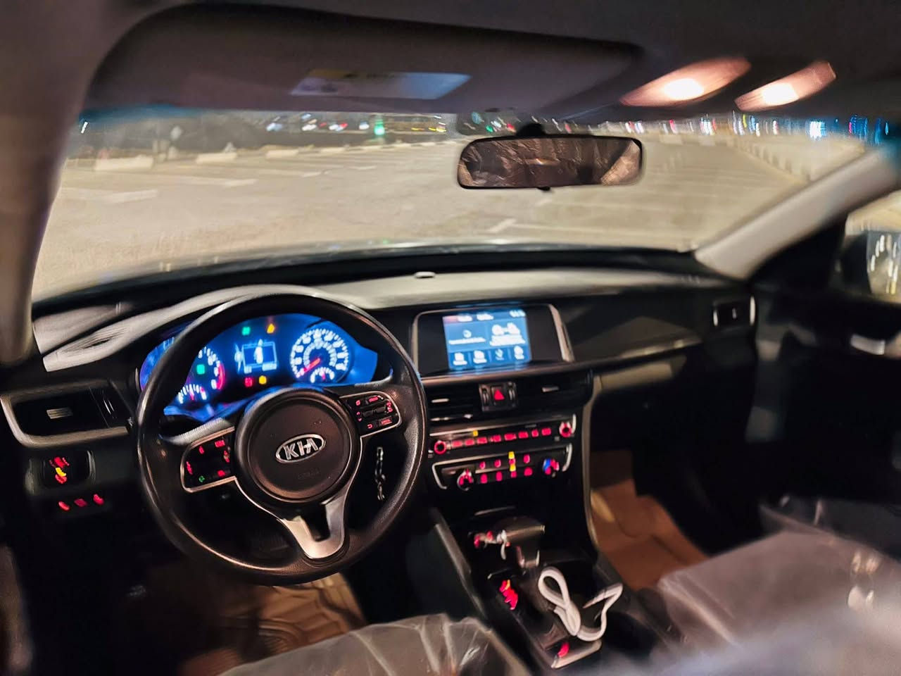 سلام عليكم
كيا اوبتما 2018 سليمانية وارد امريكي تريد تحويل او وكاله ماشيه 84 استخدام شخصي مواصفاته 
شاشه 
كامره دواره 
رادارات جانبيه 
حساسات 
شاشه اعطال
مود ترايف 
كار بلي 
محرك 2400
تحكم استيرن
وبعد بيه هواي مواصفات معروفة بيه قطعتين صبغ بدون دواخل شرط السياره جديده كير محرك حداديه خير من الله تبريد ثلج السياره جديده مناقصه برغي السعر 110 وبيه مجال مكاني كربلاء 
***********
