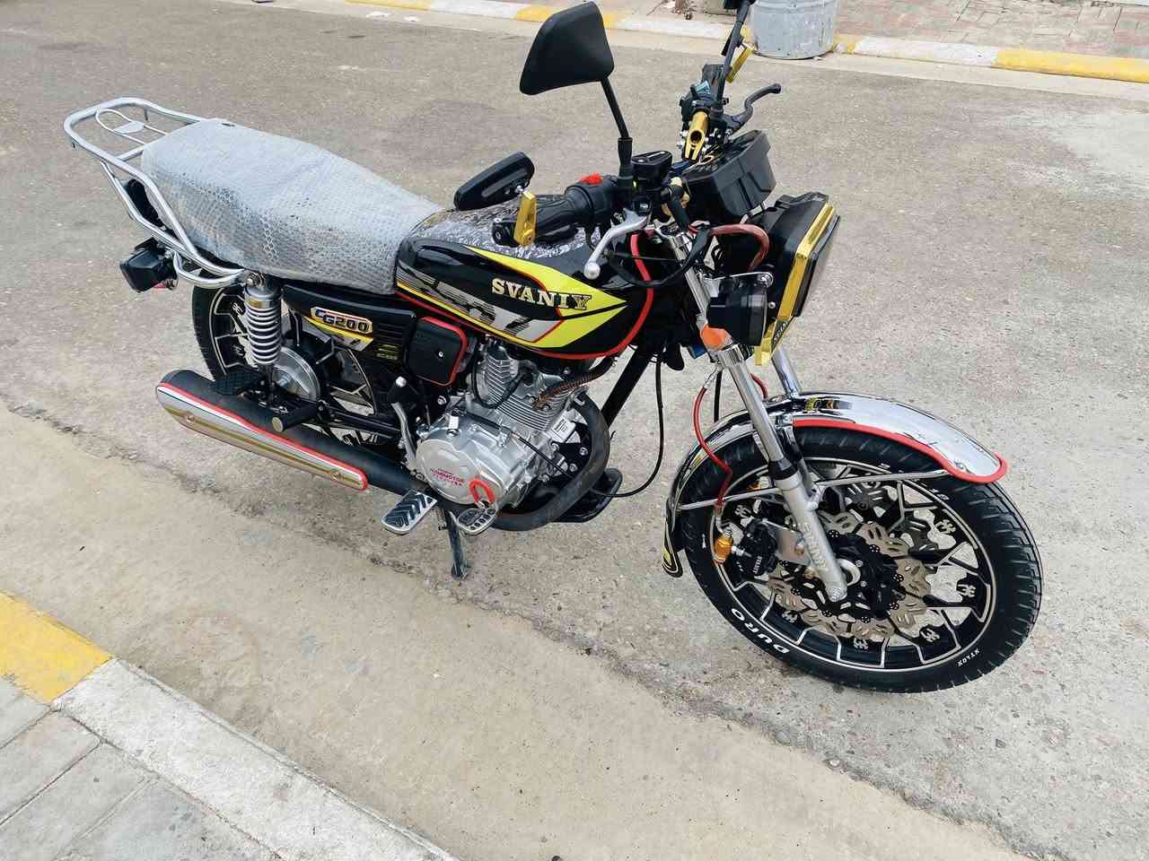 دراجة نارية من نوع سيفان (SVANIY) بمحرك سعة 200 سي سي (CG200).
الموديلات الحديثة بدشبول إلكتروني

ستيرن رياضي دراجه جديده موديل 2025 

السعر 900 وبي مجال 

الدراجه ما ناقصها شي 

للاستفسار الاتصال على الرقم ***********
