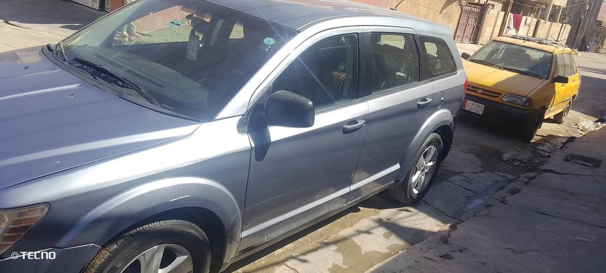 سلام عليكم دوج جورني موديل 2009 
سياره مكفوله من شاصي من مكص 
بيه صبغ قطع بدون دواخل الجماليه فقط
 حادثه من 
امريكيه بس بنيد سياره كله ليبل واحد
مكينه 3500
7راكب
تبريد 3قطع
كروس سرعه
مخزن سريه
لايت اوتو
السعر 110وبيه مجال 
العنوان بغداد حي اور 
*********** اتصال
*********** واتساب فقط
