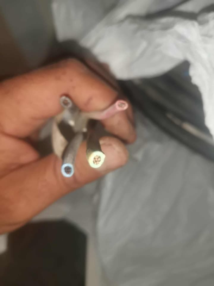 كيبل ٤×٦ تركي ١.قطعة قياس ٣٠سم٩متر
٢.قطعة قياس ٣٠سم١٢متر  مستعمل بعدو نظيف سعر المتر ٥٥٠٠  واحد وعشرين متر ونص  للإستفسار ع الخاص


**إذا كنت صاحب هذا الإعلان وتريد حذفه لأي سبب، رجاءا أرسل رسالة إلى الدعم الفني**