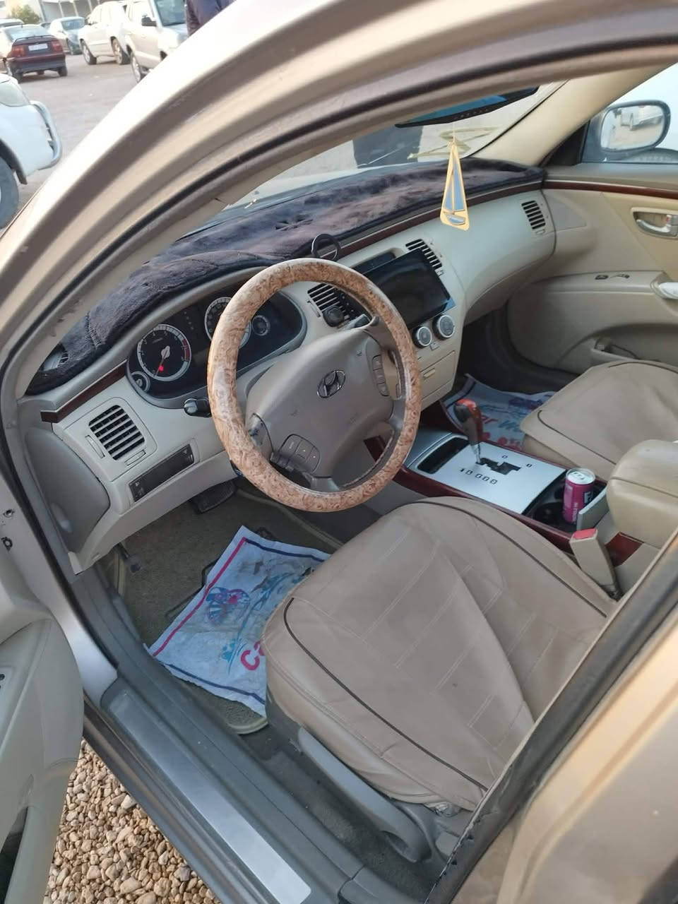 السلام عليكم اخوان
ازيرا موديل 2008 فول مواصفات كير ومحرك بلايلون السياره وارد خليجي السياره مصبوغه عام اثر جراد فقطط بدون جكه داخل بجم كبس السياره حيل حلوه أحله من الصور  السعر 95 وبيه مجال حك جيتك للاستفسار ***********🤍
