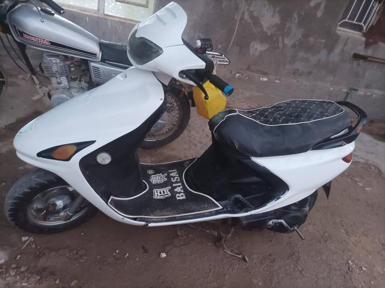 فراشه فحل فحل لبيع نضافه شوفت عينك وبعد ااحله مكينه ناعمه حلوه تخبل دراجه نكره سلف كرهبيات شغاله سلف هندر  مكان شاميه شراي خاص ***********
