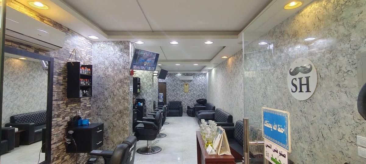 عدة صالون حلاق للبيع 
4كراسي حلاقه 
1كرسي غسيل
3مكيفات
2شاشتين 
1مكتب كاشير 
4كمرات
1جيهاز بوخار
1جيهاز حمام زيت
1كولر مياه
عده خفيفه نضيفه
البيع بيداعي سفر 
010 07929258


**إذا كنت صاحب هذا الإعلان وتريد حذفه لأي سبب، رجاءا أرسل رسالة إلى الدعم الفني**