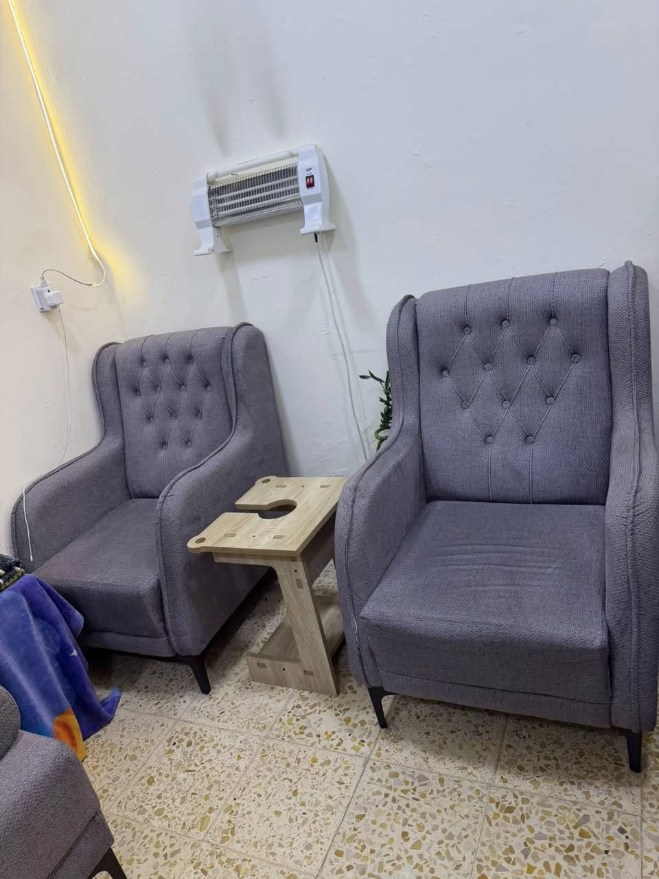 اخو الجديد استعمال قليل السعر 500 درجه أولى 7 مقاعد عنوان بغداد الاعضميه الاستفسار ***********
