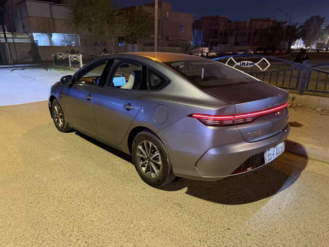 بي واي دي دسترويل شاشه قلاب و داخل ابيض رياضي و باقي موصفات معروفه 
موديل 25 
مكاني بغداد حي الاعلام رقمي *********** 
السعر 18.900 
سياره مكفوله من حادث او صبغ بيه كم ملاحظه بسيطه فقط
