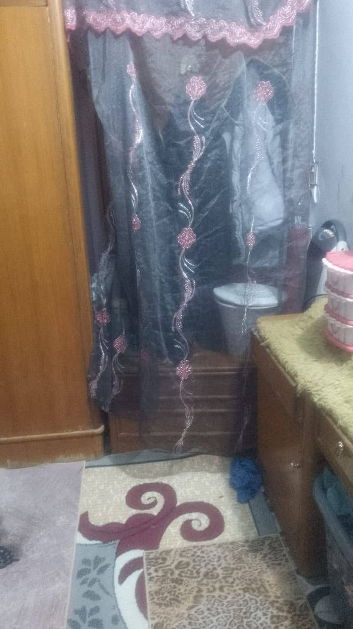 السلام عليكم يوجد غرفه البيع السعر تصل عله الرقم
***********
