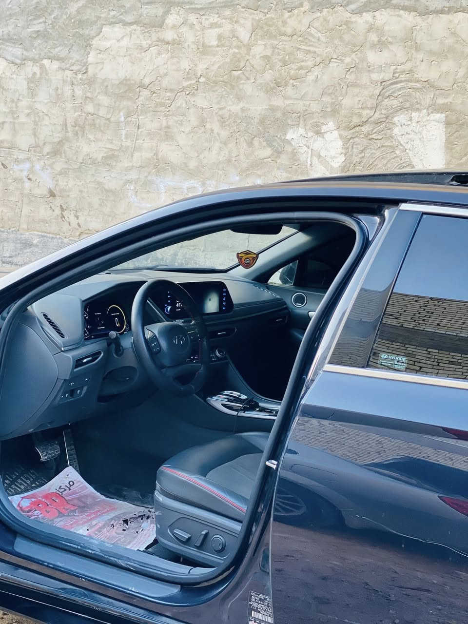 السلام عليكم .
سوناتا 2023 فول مواصفات من تكلب بصور زين يركب شي حلو يعرف مواصفاته شنو ماشيه 50milاسود ملكي حادث : باب صدر فقط تبديل فقط فقط (صور حادث موجوده ضمن صور)كلشي موضح كلشي مخافت الله فوك كلشي تجي تكًلب وتاخذ عيوني كير مكينه تبريد تدفئه كشنات رقم اربيل بسم اخويه وخادمكم .

السعر :175
العنوان :نجف الاشرف 
للاستفسار: ***********
