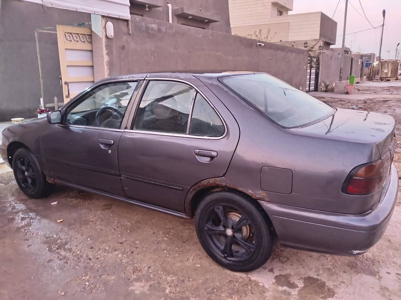 سلا م عليكم ورحمة الله
سيارة نيسان صني موديل 1995
السعر ٢٧وبيه مجال إلى الطيبين
الرقم ***********
