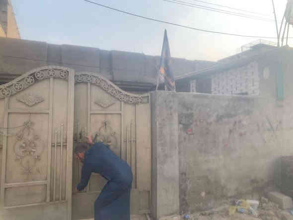 بيت 200م للايجار خلف شارع 60قرب مدخل السوق 
للاستفسار ***********
السعر 200الف قفل
