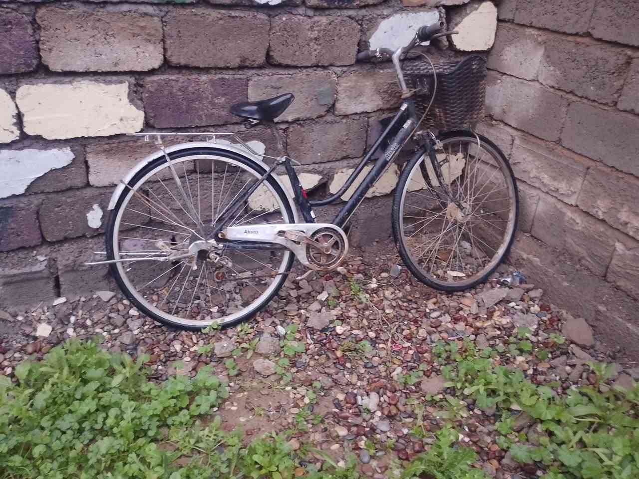 اسلام عليكم بايسكل للبيع تواير جدد عقرب جديد وتبديله جديده السعر 140الف  ***********
