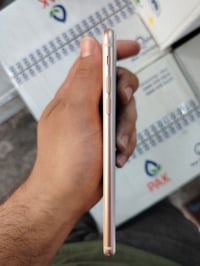 للمراوووووسسسس ،  ايفون 8 بلاس وتررر وين يعجبك افحص ذاكره 128 بطاريه 7...