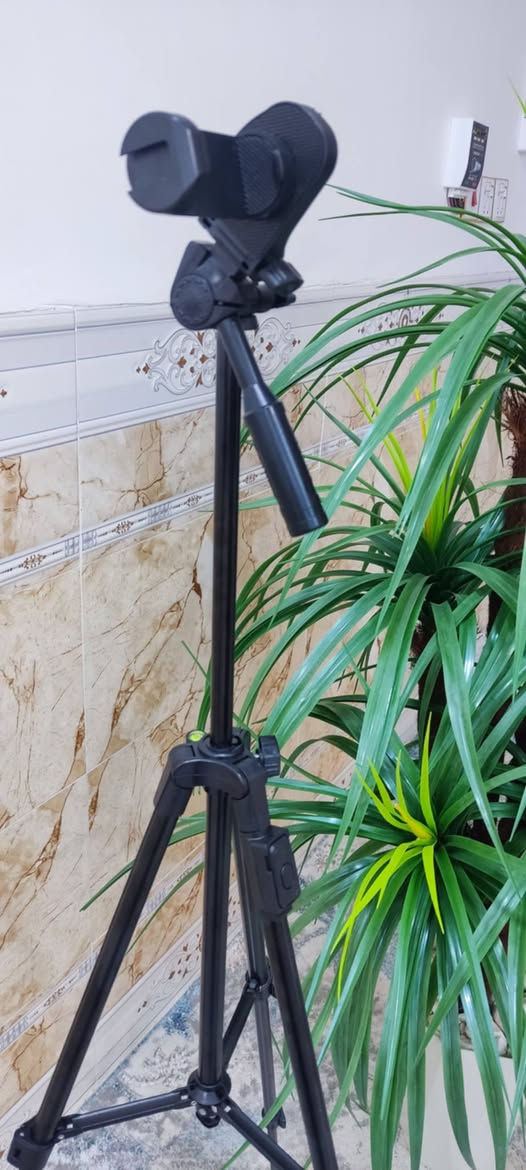 مكلفه بالنشر 
بنيه رادت تفتح مشروع وبطلت 
ستاند تصوير متين جديد مامستخدم ماخذته ب٢٥
الي يفيده يتواصل وياها على هذا الرقم 
***********
