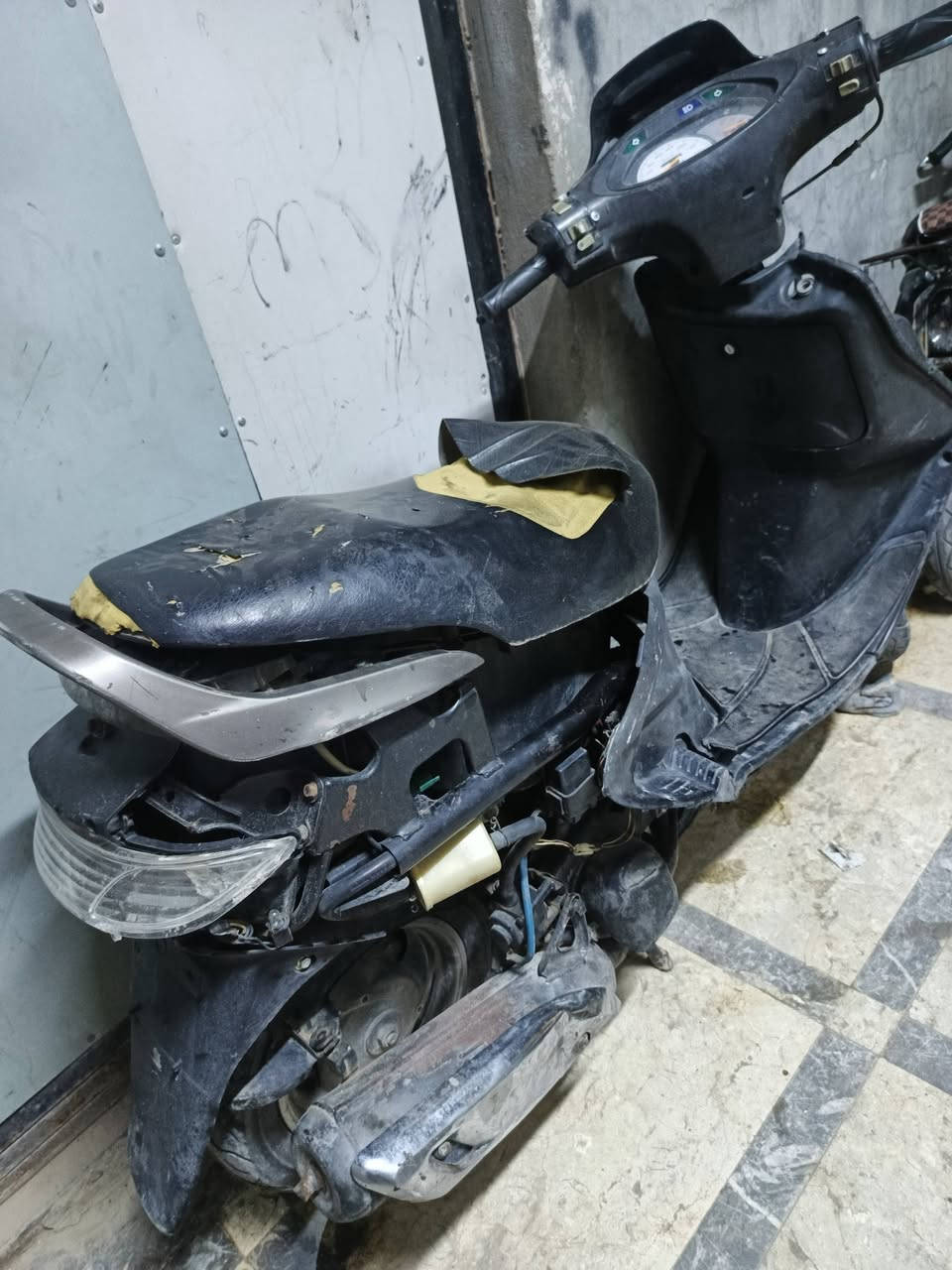 سلام عليكم دراجه للبيع مكان نجف شغاله شلعه ومشي خير من الله بس بيهة صوت بستم ابيع هلموجود ٢٠٠ بيهة مجال ((لتكلي شبيهة مابيهة ابيع هلموجود))


**إذا كنت صاحب هذا الإعلان وتريد حذفه لأي سبب، رجاءا أرسل رسالة إلى الدعم الفني**