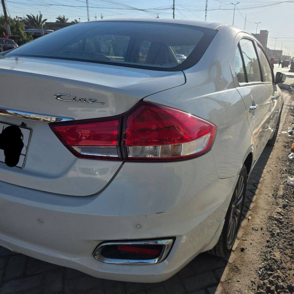 السلام عليكم،،
للبيع سازوكي ( سياز ) موديل 2023 
المواصفات ✅
بصمة تشغيل
بصمة ابواب
تحكم ستيرن 
كروز سرعة 
كشنات جلد 
حساسات
قطعتين تبريد 
مري شفط كهرباء  + اشاير بالمري 
لد امامي 
ويل كب كروم 
سبير ما نازل
السيارة مكفولة جديدة
شاشه 
شرط التحويل مو وكالة احولها بأسمك
السعر ١٢٣ وبيها مجال للاستفسار ع خاص .


**إذا كنت صاحب هذا الإعلان وتريد حذفه لأي سبب، رجاءا أرسل رسالة إلى الدعم الفني**