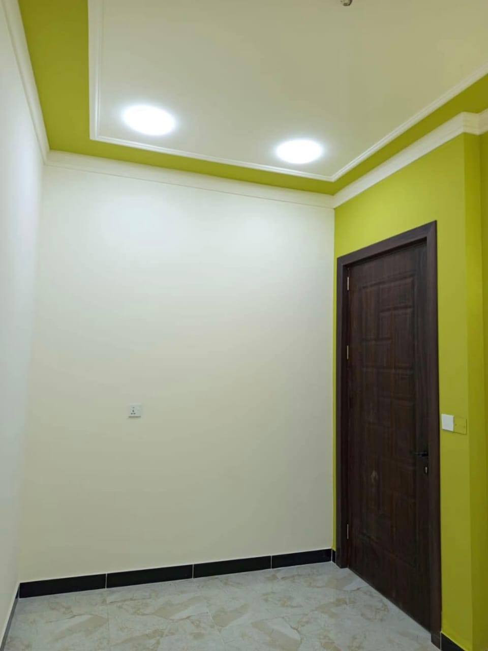 🔥 فرصة حقيقية للسكن أو الاستثمار 🔥
دار حديث للبيع زيرو بناء
📐 المساحة: 80 متر
📍 الموقع: القاهرة – قريب جدًا من جسر البنوك
🔹 الدور الأول:
طرمة + استقبال مريح
مطبخ كبير
حمام / خدمات
غرفة نوم
🔹 الدور الثاني:
3 غرف نوم
حمام / خدمات
➕ سطحين
الدار تشطيب حديث وجاهزة للسكن فورًا
📞 للاستفسار الجاد يرجى الاتصال
***********

