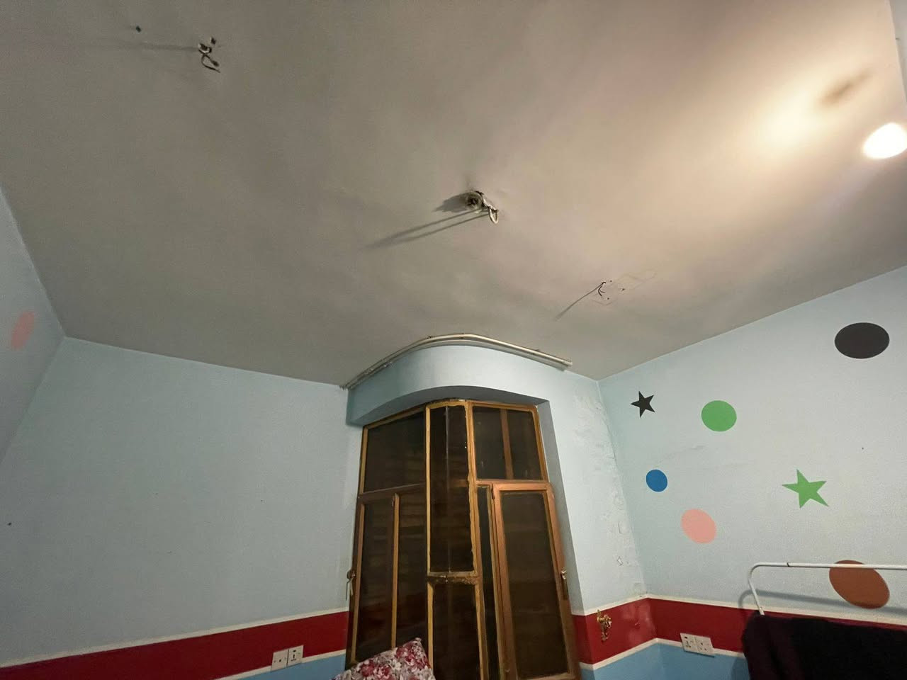 السلام عليكم ورحمة الله وبركاته 
يتوفر مشتمل50م٢ ركن قرب السوق العصري طابقين بناء حديث.... للاستفسار اكثر الاتصال على الارقام *********** واتس اب
***********
***********
