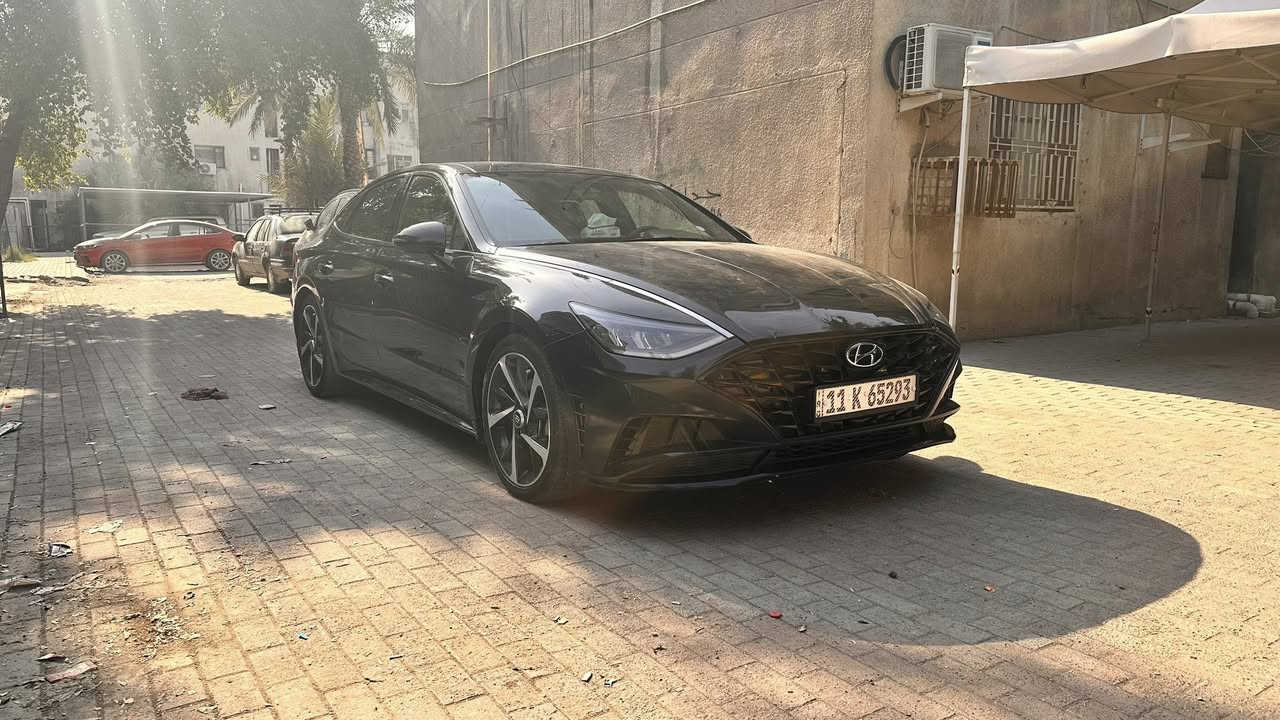 سوناتا موديل 2023 ليمتيد 1.6 t
وارد كندي حادث جاملغ امامي جهت السايق مصلح بمكانه و و مصبوغ نص الجاملغ 
فول موصفات 
بيها طخه خفيفه بلباب الوره بعدني ممصلحه 
السعر 198 
رقم.  ***********
مكان بغداد
