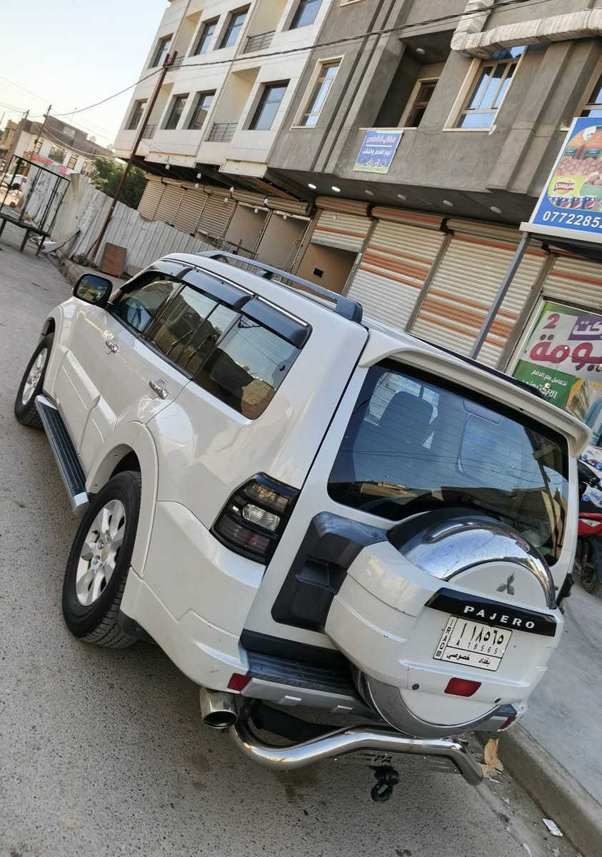 السلام عليكم
للبيع باجيرو حبتور 2008 رقم بغداد بسمي 

محرك وكير مكفولات وصدر جديد وتبريد ثلج

حجم المحرك 3800 وشادلهه منضومه غاز كلش اقتصاديه بلصرف..

 فول مواصفات 

دمام وفتحه وداخل جلد وكهرباء وكشنات تدفئه وتبريد وثلاجه بلجكمجه ومري شفط وشاشه وباقي المواصفات المعروفه بلباجيرو 

السياره بيهه اقل من شبر صبغ بلجاملغ الامامي وباقي السياره مكفوله وصوره السونار موجوده ويه الصور... 

السياره نظيفه كلش عله ايدي صارلهه اكثر من ٣ سنوات وبلعافيه عله الي اصير من قسمته 

السعر ١٢٨ ورقه وبيهه مجال بسيط للشراي 

وهذا رقمي ***********
