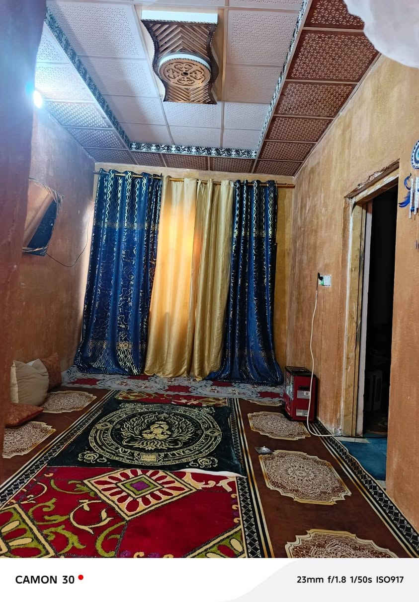 بيت البيع زراعي  لي وصل  مساحه 130 متر بي غرفتين وصاله وديوانيه هيكل مطبخ صحيات حمام منور طارمه عكاده سقف ثانوي العنوان قرب بوابت حي صناعي حي سلام الحولي جديد تربيه جديده صلات الفضيله كلهن قريبات عليه ناصري السعر مناسب تصل راسل خاص وبخدمتك  العلم البيت بناء جديد صار 6ايام من كعدت بي  بس اريد سافر. البيت. كافت الخدمات موجوده بي***********
