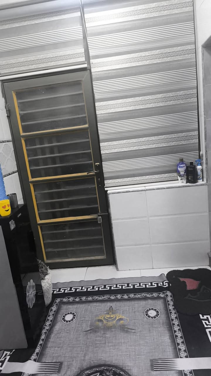 100متر للبيع الشعله مدخل افران الضياء زراعي طابق واحد ***********واتساب
