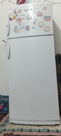 ثلاجه لبيع السعر ب١٢٥ بيها مجال شغاله خير من الله تواصل عل رقم 0788292...