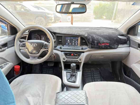 السلام عليكم للبيع النترا 2018 لون ازرق
شاشة ابل كار بلاي 

تحكمات ستيرن 

رادار جانبي 

السيارة كاملة من ناحيت كلشي 

السعر 135

وتجي وتشوف بعينك شكد نضيفه

***********
