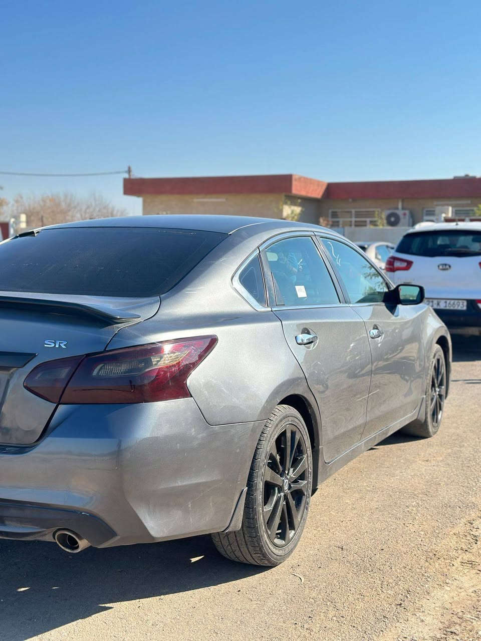 سلام عليكم للبيع نيسان اولتما
2017 رقم سليمانيه الجديد باسمي هزه جديده سياره بجم كبس فول مواصفات عدا الفتحه ضرر صبغ الجامرلغات الخلفيه بدون داخل المكان ديالى 
الاتصال عل الرقم ***********
مكلف بالنشر
