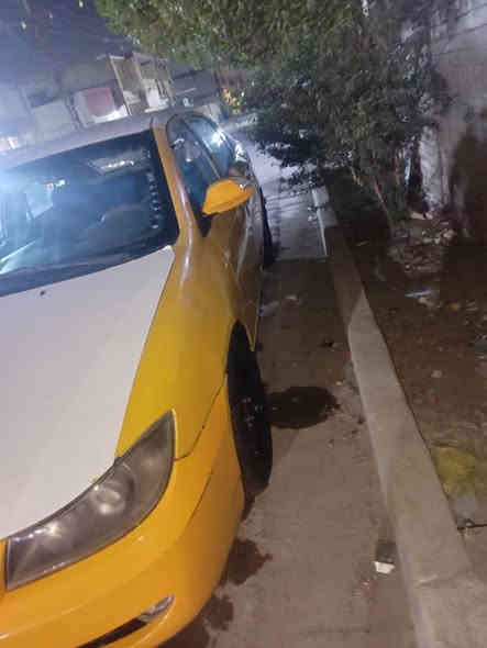 سيارة ليفان 2011 گير ومكينه كورلا تبريد شغال نقص البطانه مال السايق 40 ورقه وبيهة مجال مكاني الزعفرانية ***********
