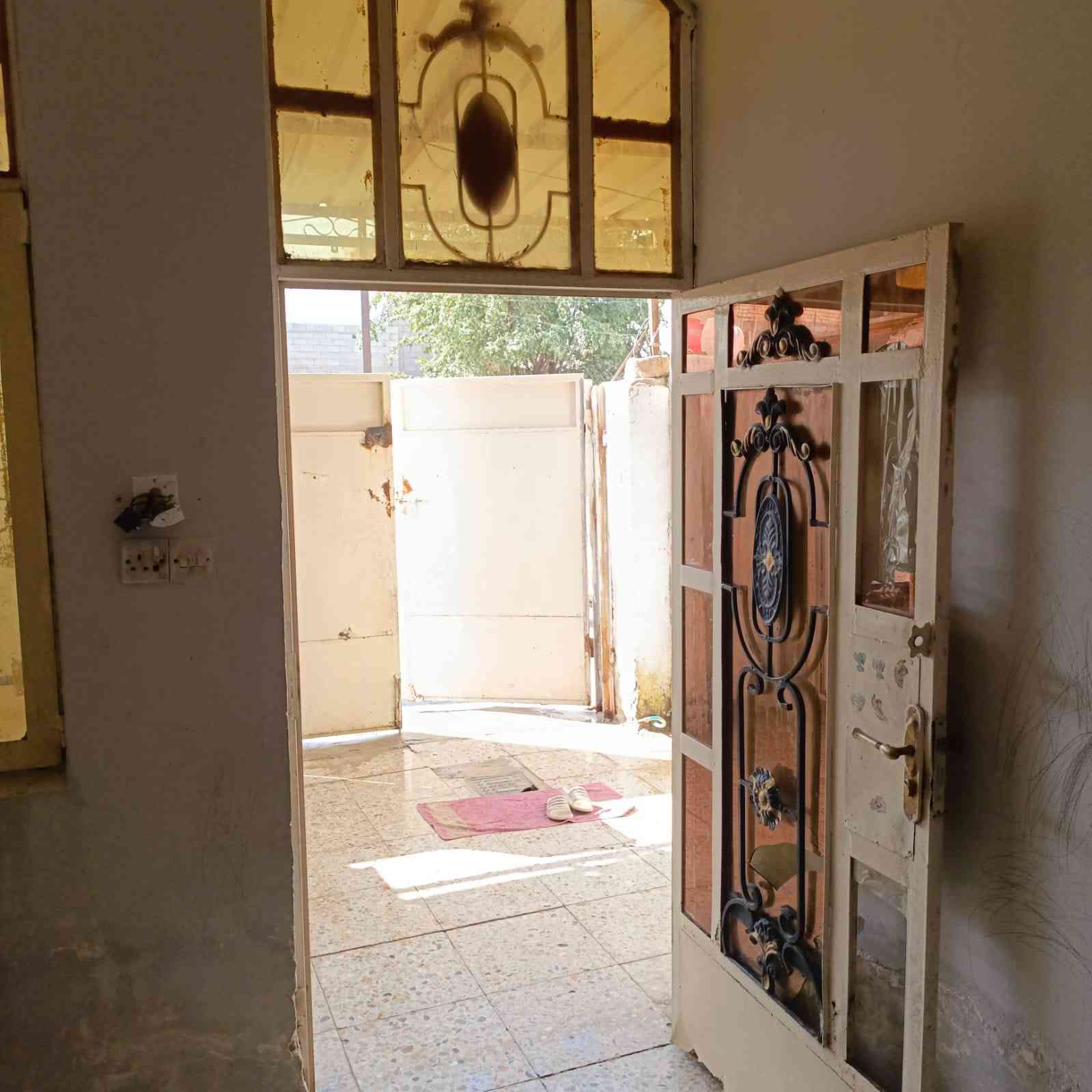 متوفر بيت للايجار بداية مسقط شارع ابو مهند البيت نضيف 100متر طابق واحد ***********
