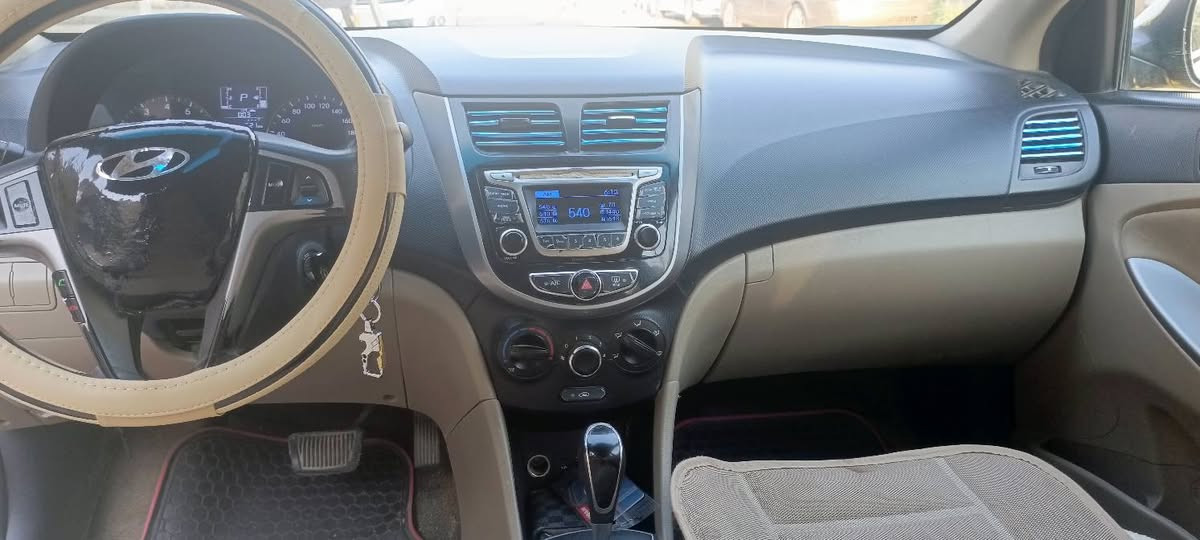 سلام عليكم اكسنت 17 خليجي محرك 1400 ادوات متومه 
تحكم ستيرن 
نظام ايكو تقليل صرف وقود 
تدفئه -تبريد 
مانع انزلاق 
سستم سماعات دمام 
اشاير بالمري 
قبل كم يوم سويت ادامه شامله للسياره بيه ارقام محافظات 
سعره 39 مكاني ذي قار ***********
