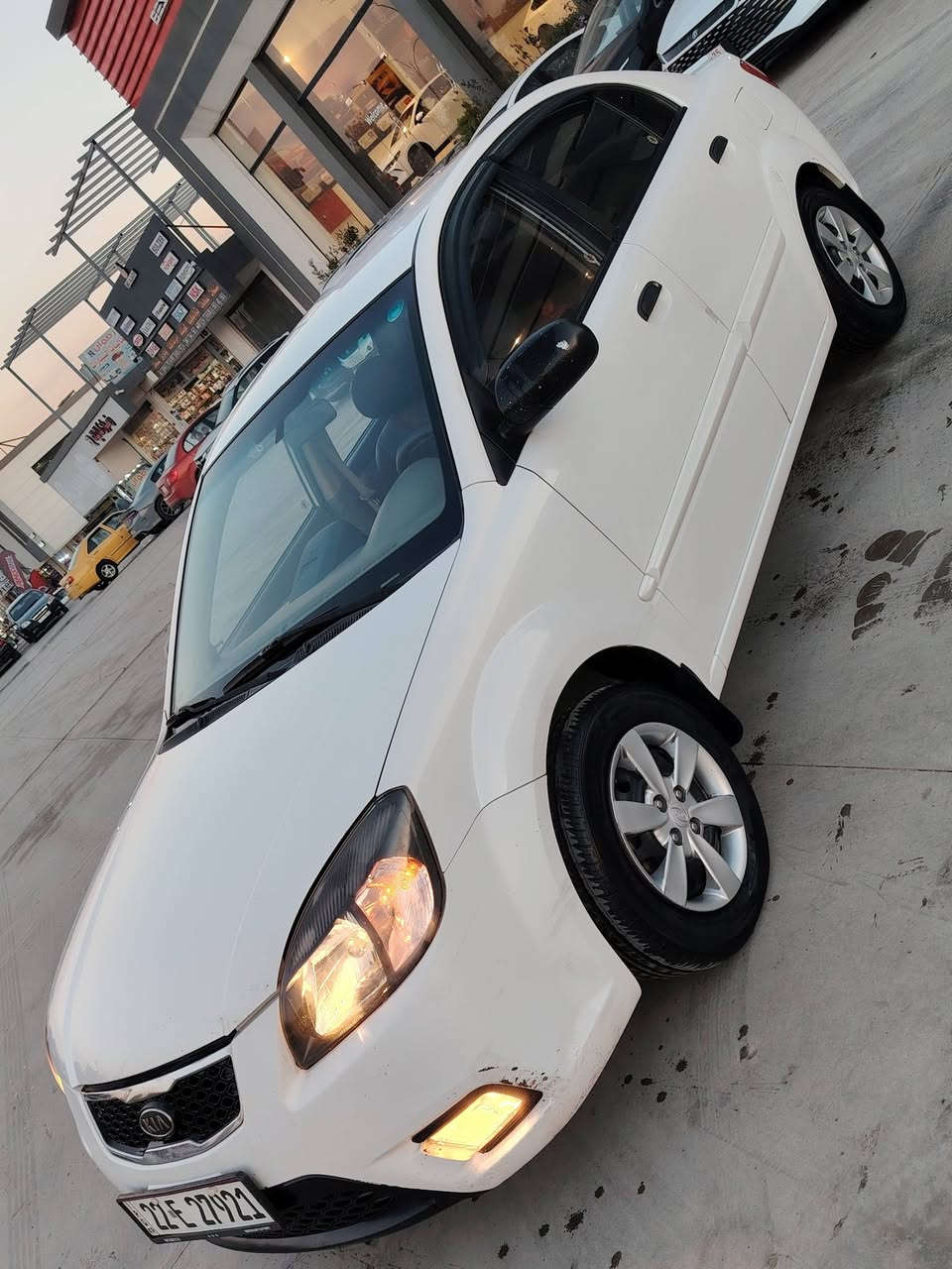 كيا ريو موديل 2012
بدون ضرر بدون صبغ
سونار موجود بل صور
مكينه 16
 كير شرط
كوبون بانزين
تبريد ثلج تدفه
سياره خير من الله
متعوب عليها
السعر 106وبيها مجال للطيبن
استفسار عرقم ***********
***********
