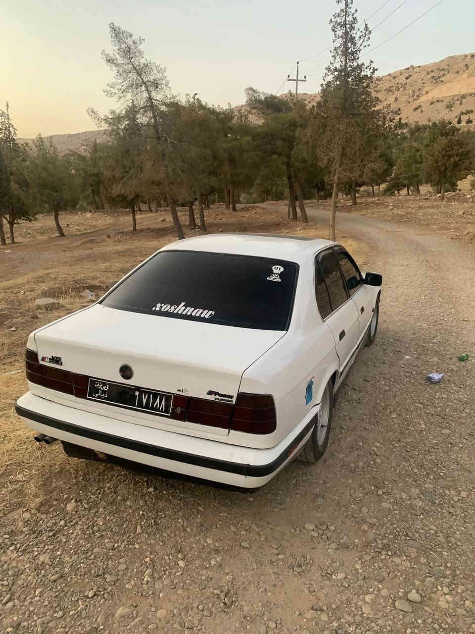 بــیئــیم مۆدیل ١٩٩٢
ئاڕم پلاستیک دهۆک 
مەکینە ٥٢٥ دەبڵ دیجی تەڵ
گیرئۆتۆماتیک 
سڵایت
شاشە ئایپات بەســتراوە 
لایت ئەڵقە 
جوار تایەو ویلی نوێ لە ژێرە 
ویــل حەسیر
بــیلاد پەردە 
دوجام کارە بایی 
پــێش پــان 
ســبوخ عــام
بــەشەرتی ئاڕمو ئەوەلیات 
نرخێ ٤٠ گەڵاو مەعامەلە شوێن کۆیە 
***********
***********
