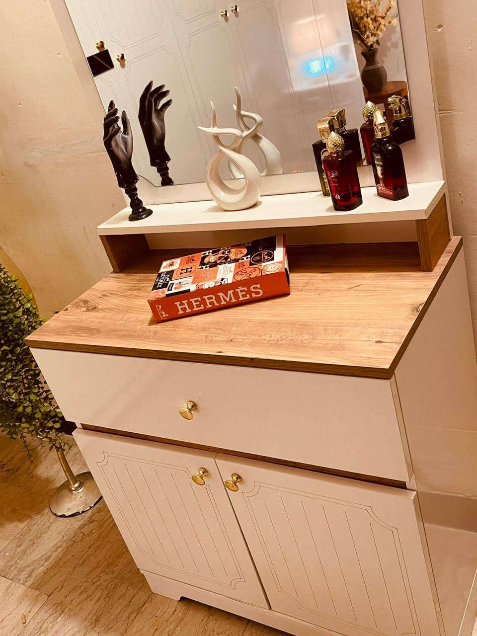 غرفة شبابيه ماركة ايكيا
نضافتهه 100%
الشراي يتفضل خاص او يتصل
***********
متوفر واتساب
