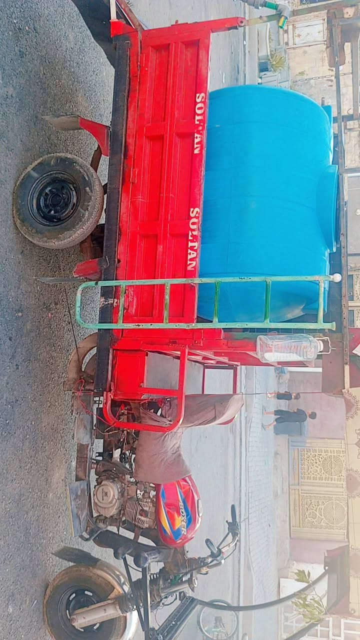 السلام عليكم ستوته للبيع مع تانكي مي ارو مع سماعه كبيره مع محجر كامل مع جاكه اماميه حجم كبير الستوته كامله على اخر حبيه تايرات جدد هورن لايتات عالي وناصي 3 الوان أوراق ضايعه تكفلك حلال وحرام السعر كامله 1وميه وبيه مجال مكاني بغداد فلكه حي النصر شارع التانكي *********** نكره سلف
