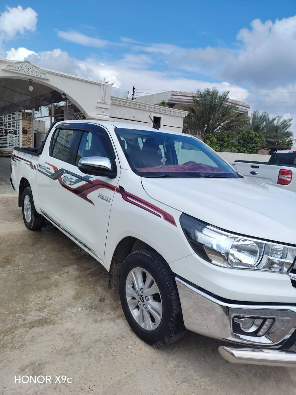 السلام عليكم هايلوكس ساز للبيع:
موديل:2021
العداد : 96 الف km
كشنات كهربائي
تدفئه وتبريد
كامرات خلفيه
سياره مكفوله بدون صبغ وبارد

‭0771 999 7511‬
