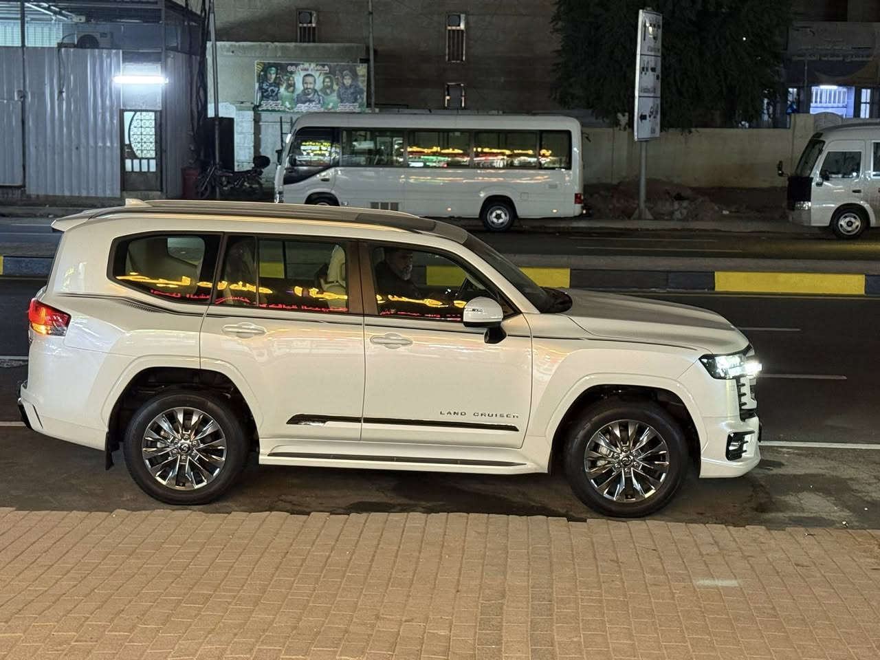 بسم الله الرحمن الرحيم 
اللهم صلي على محمد وآل محمد 🧿

تويوتا لاندكروزر SAS زيرو مكفول كفاله عامه
المواصفات المعروفه ألمتد s يعني فول ومكفول 

ستلام شركه ضمان SAS

سياره منفيس بدون رقم

السعر 770 دولار وبيه مجال بسيط جداً 
الستفسار *********** تحياتي سيد محمد 
مكاني بغداد شارع داخل 👍
