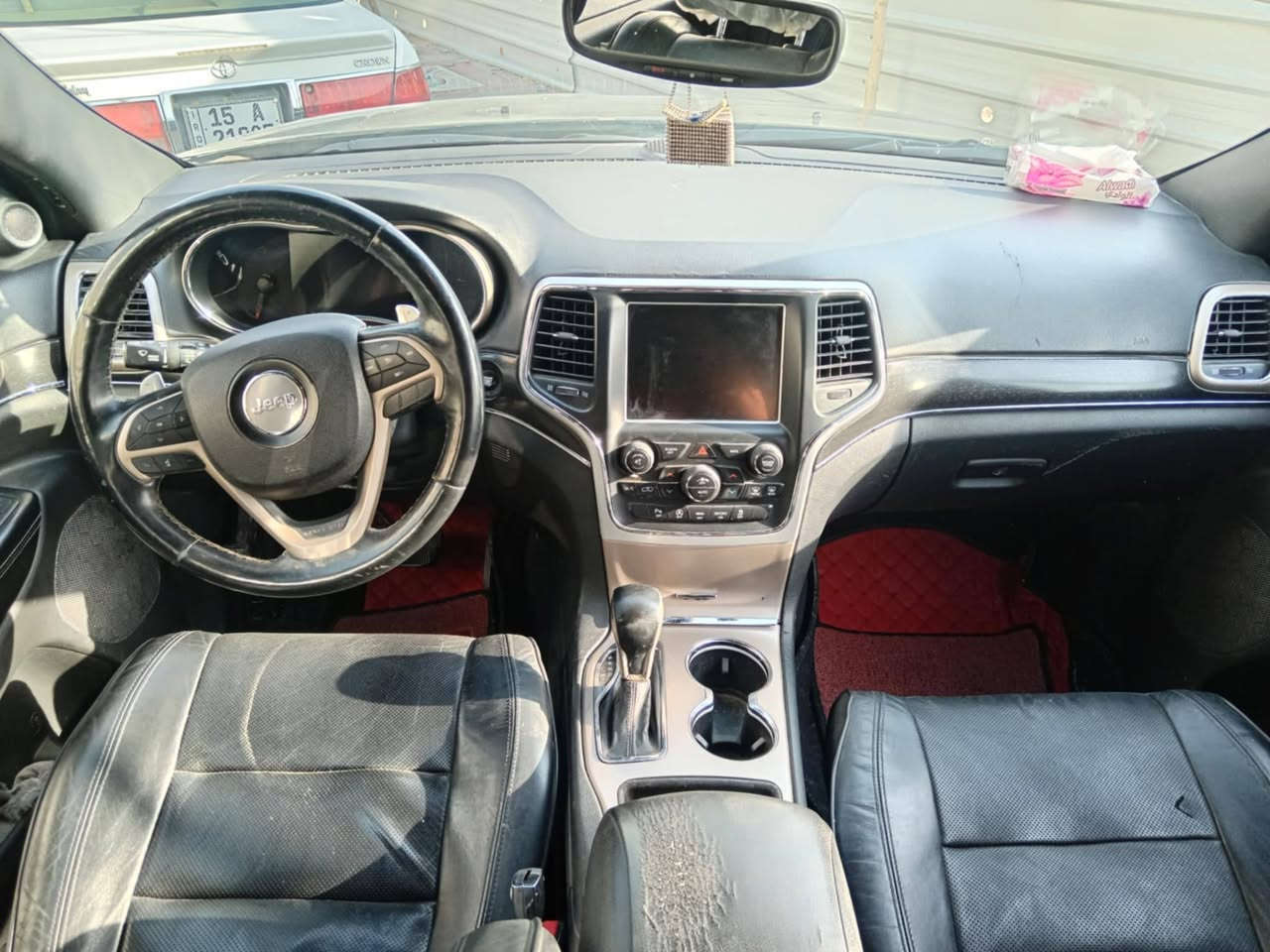 ﷽
جيب لمتدد
الموديل : 2017
المحرك: 3.6L V6
وارد أمريكي صبغ عام صبغ خارج العراق بالإمارات 
شواصي محرك مكفولات 
المواصفات: فول واحد على واحد
* رادار  خلفي 
* فرش المقاعد من الجلد 
* حساس خلفي 
* صَفي المقاعد الأمامية كهربائية مع  تدفئه
* تدفئة ستيرن + تدفئه كشنات خلفيه 
* شاشة كبيرة مع نظام ملاحة GPS
بصمه بيبان وتشغيل
اشاره بالمري 
* تشغيل عن بعدوتشغيل
* نظام بريك اوتوماتيك 
نظام ايكو نظام سبورت عند القياده  
* كاميرا خلفية دواره 
سياره نضيف ما عايزه كلشي احله من صور
مداور ثاني يوم مشروع وطني
السعر مطلوب  155 وبي مجال بسيط 
اتصال على رقم  *********** 
مكان سياره نجف
حسوني الجنابي
