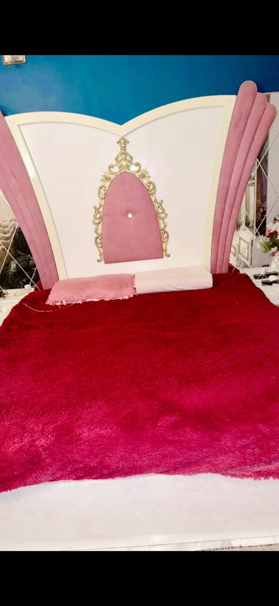 غرفه نوم تركيه ثقيله ونضيفه جدآ تحتوي ع 11  قطعه مستعجله ع بيعتها  لغرض السفر


**إذا كنت صاحب هذا الإعلان وتريد حذفه لأي سبب، رجاءا أرسل رسالة إلى الدعم الفني**