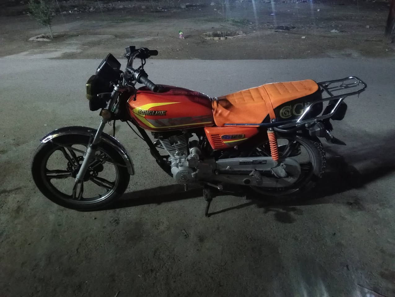 سلام عليكم دراجه للبيع المديل 2022 اوراق اصولي كله شغاله السعر 550وبيه مجال مكان  الكماليه الرقم ***********
