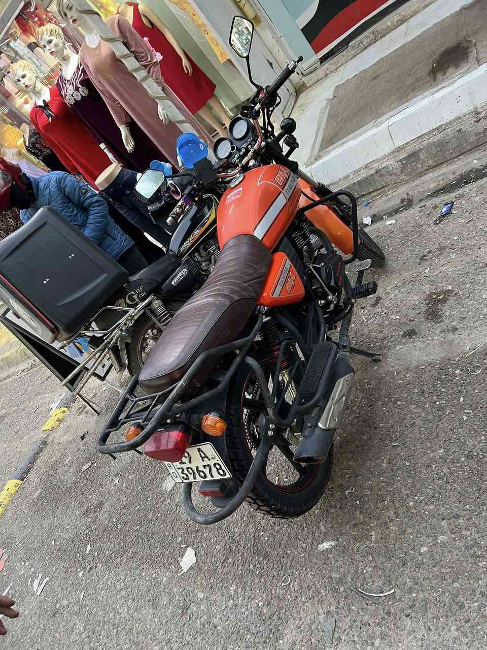 دايوان للبيع موديل 23 مرقم مشروع وطني ارقام انگليزي نضافه فول مكفوله كفاله عامه مكان كركوك سعر 2200 وبيها مجال للاتصال ***********
