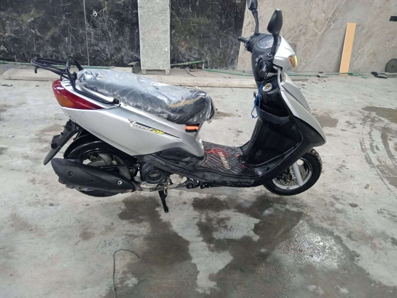 دراجه بريز نوزل لايت عالي ابلاديه حيل ناعمه سلف هندر شغال كهربائيات كلها شغاله أوراقها كامله السعر 500 العنوان الشعب التلفون ***********
