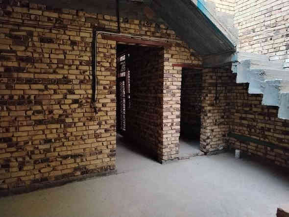 هيكل للبيع مساحة 100 م العنوان 📍 كربلاء حي الإمامين عمود 12 طريق بغداد سايد دخول يصلح سكن او حسينية الاستفسار السعري 58 وبي مجال 
***********
