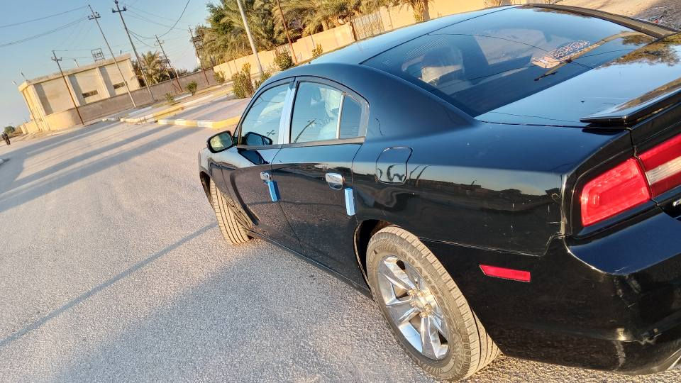 اللهم صلي علئ محمد وال محمد 
الحلال فدوتكم البركه بيكم اخوان 
السياره بأسمي مداور ثاني يوم ٫٫٫استخدام شخصي ممشتغله خط 
جارجر 2013 محرك 3.600  للعلم السياره محركها 2018 جديد يعني 
كير عصا 
عليها ادامه كامله حداديه خير من الله 
كهربائيات شغاله وعليها منضومه زنون 
حساسات شغاله 
شاشه الاعطال ولا حساس مشتغل 
ويل كروم 
بيها شخوط وما مسويهن علمود بسونار متطلع تكحيلات  عايفهن ع وضعهن 
هاي التفاصيل الموجوده وانه بالخدمه
مراوس وبيع السعر 145 وبيها كل المجال للطيبين 
رقم خادمكم ***********
