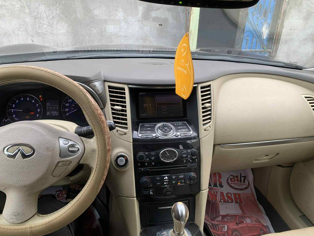 السلام عليكم
السعر ١٠٠ ورقه فقط...
ياباني وعالية وموديل ١٧ وحجم QX70

انفنتي موديل ٢٠١٧ QX70
رقم مثنى مشروع وطني
تحويل وين ماتحب
السيارة بيها صوت المحرك بس شغاله وصافيه
وتروح بيها وتجي وين ماتريد
حادثها صفحه السايق بجم لغود شواصي مكفولات
ابيع حزام السيارة

مستعجل على البيع لان لكيت سيارة واريد أخذها...
السعر ١٠٠ ورقه فقط يعني شدة والي يعرف قيمة السيارة راح يعرف سعرها...

السيارة متواجدة ب بغداد جانب الكرخ منطقه العامريه..
*********** بغداد, العراق
