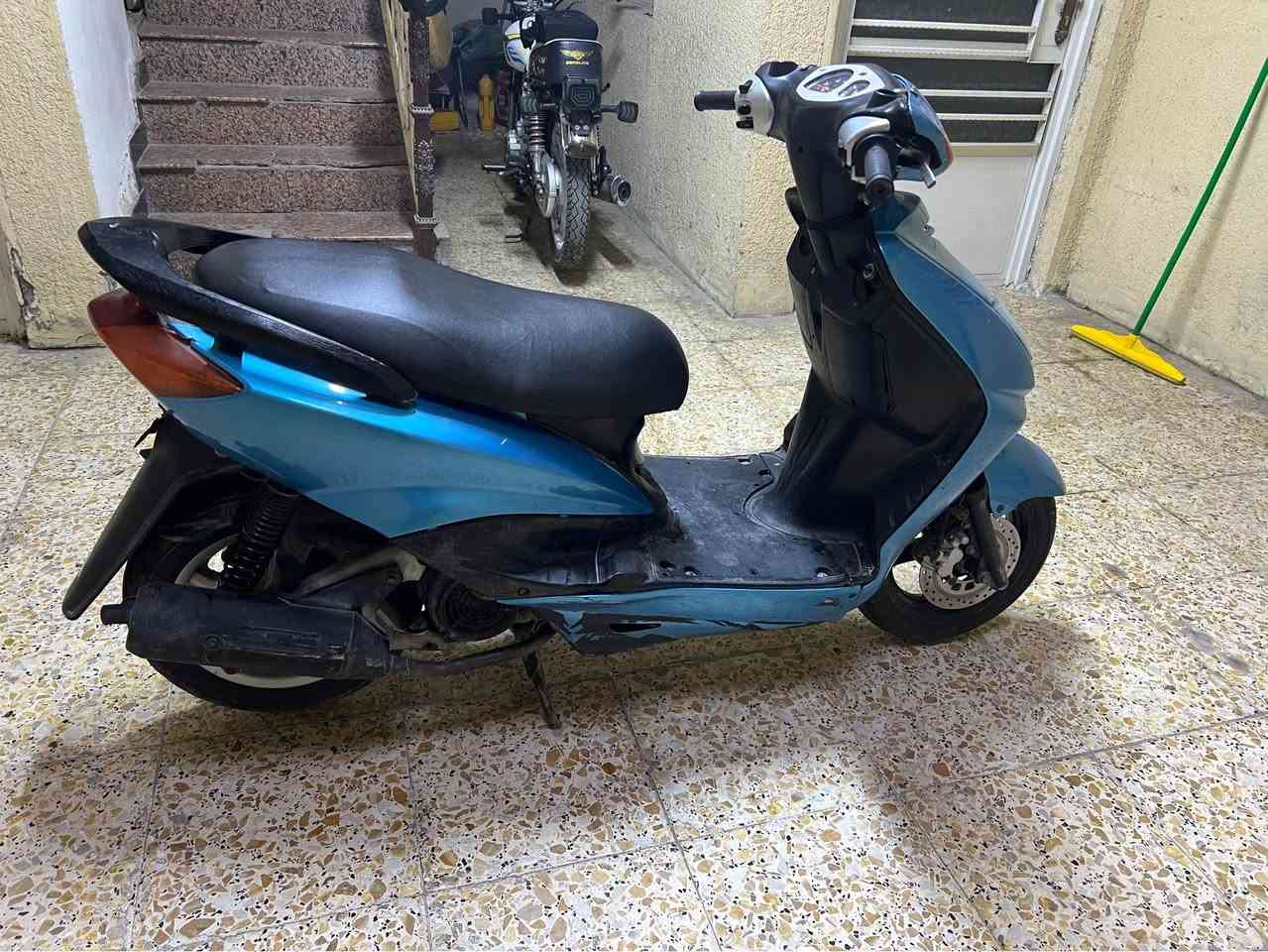 السلام عليكم دراجة سكنس نثية ياباني اصلي 110 دراجه حلوه ومرتبة حيل نضيفه تجي وتشوفها بعد احلى من الصور تايرات نضيفة كهربائيات شغالة باتري جديد تايرات جدد تبديل دهن كل 10 ايام
سعرها 450 وبيها مجال مكاني البلديات شارع المصرف// ***********/ بغداد, العراق
