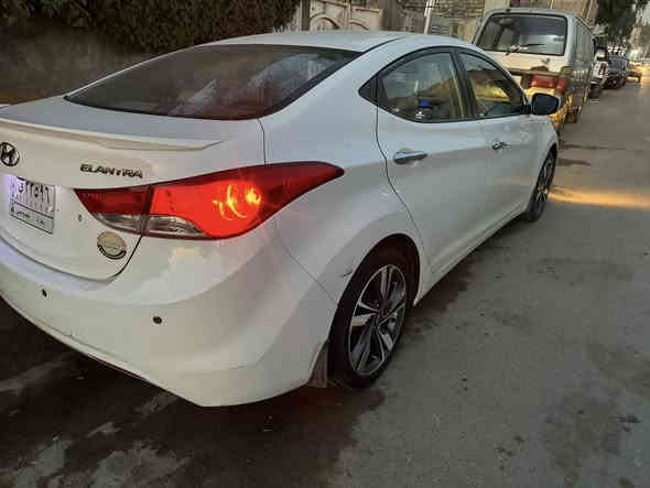 السلام عليكم النترا 2013 خليجي مكينه 1800 رقم بغداد 
بيهة جاملغ وبنيد وشويه من الغد ما واصل قاعده الدبل
والكير مرات يصير بي هاف السعر 105 والشراي يدلل 
العنوآن بغداد الدوره 
***********
