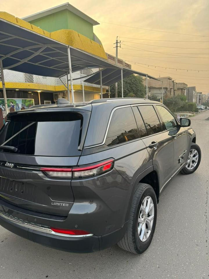 للبيع جيب كراند شيروكي لمتد 2022 الشكل الجديد 5 راكب / وارد امريكي.
مرقمة رقم بغداد 
مواصفات ال لمتدد  فول عدا الفتحة ،، 
بدون ايرباك يعني ولا ايرباك طاك
ماشية 60.000  
الحادث  موضح بلصور تبديل بابين اصلية مال تفصيخ نفس اللون + جاملغ

السعر 275 ورقة
بغداد حي الجامعة / سيدية
***********
