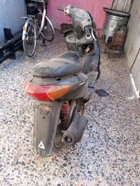 سكنس نثيه شغاله لاتنقيص ولاتبخير يرادله كلج خلفي بس اني ابيع كوم حديد ...