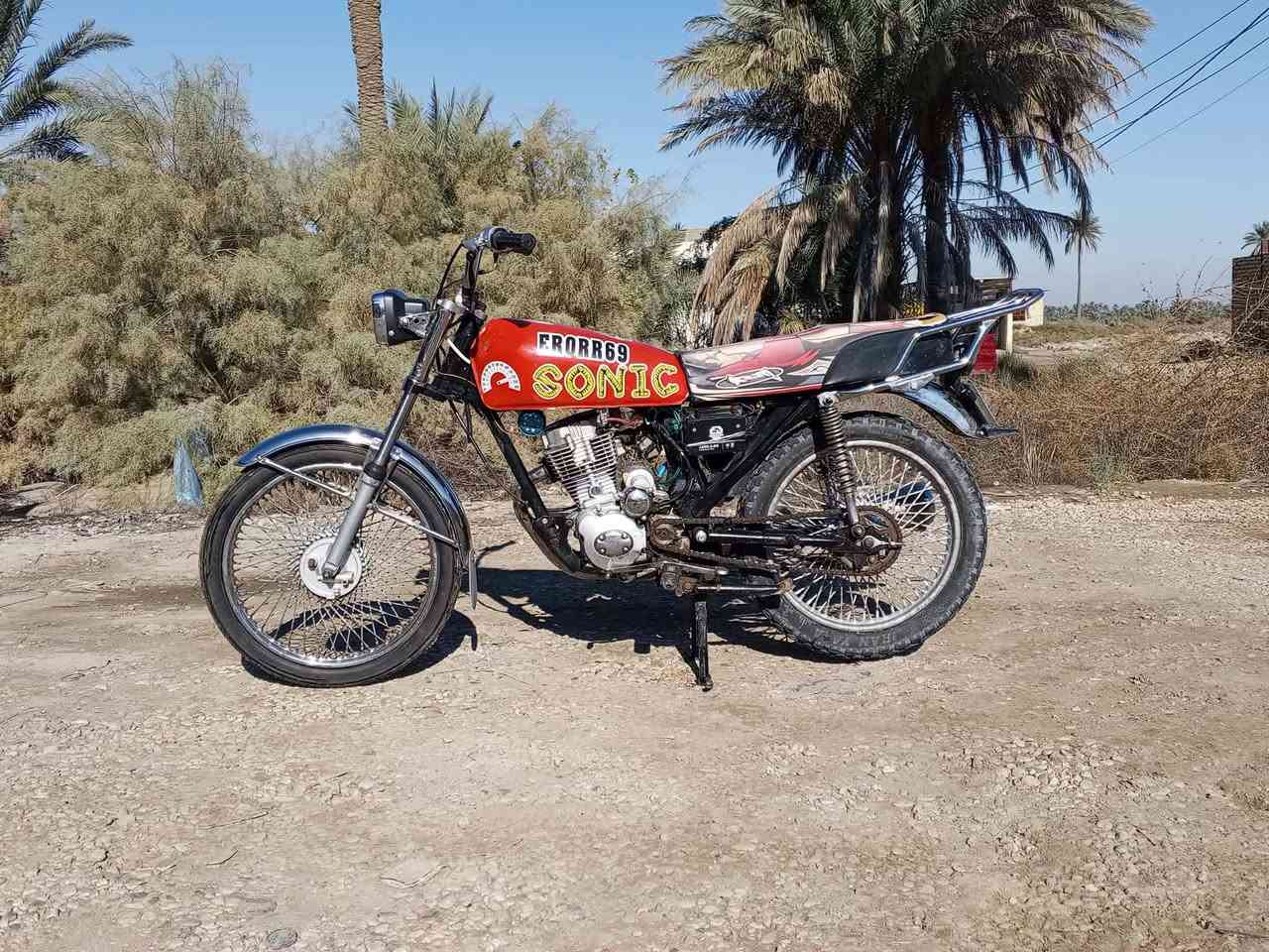 سلام عليكم دراجه للبيع كلك السعر ب300وبيها مجال بس الشراي يخابر ***********
